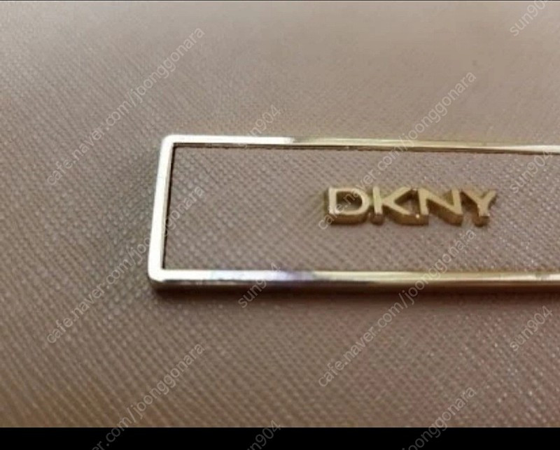 DKNY사피아노소가죽 가방 숄더겸 크로스백 이미지