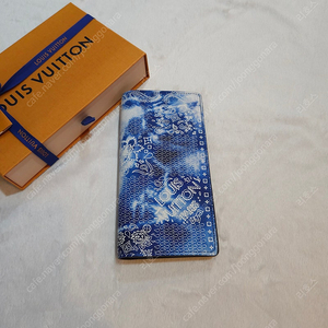 루이비통 지갑 반다나 한정판 브라짜 월릿 새상품 M81405