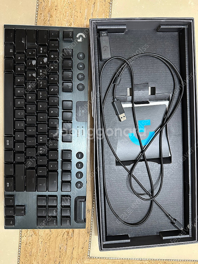 로지텍 G913 TKL 텐키리스 게이밍 키보드--2