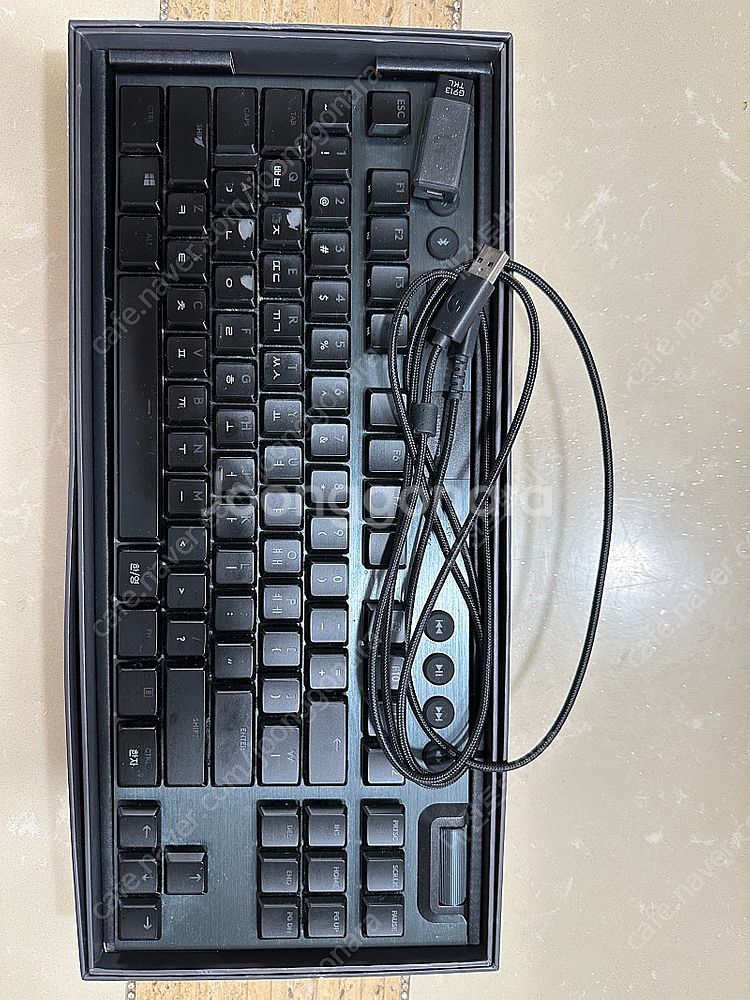 로지텍 G913 TKL 텐키리스 게이밍 키보드--3
