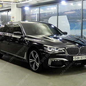 BMW7시리즈 (G11) 730Ld xDrive M 스포츠중고차 할부 리스 카드 저신용자 전액할부 가능합니다