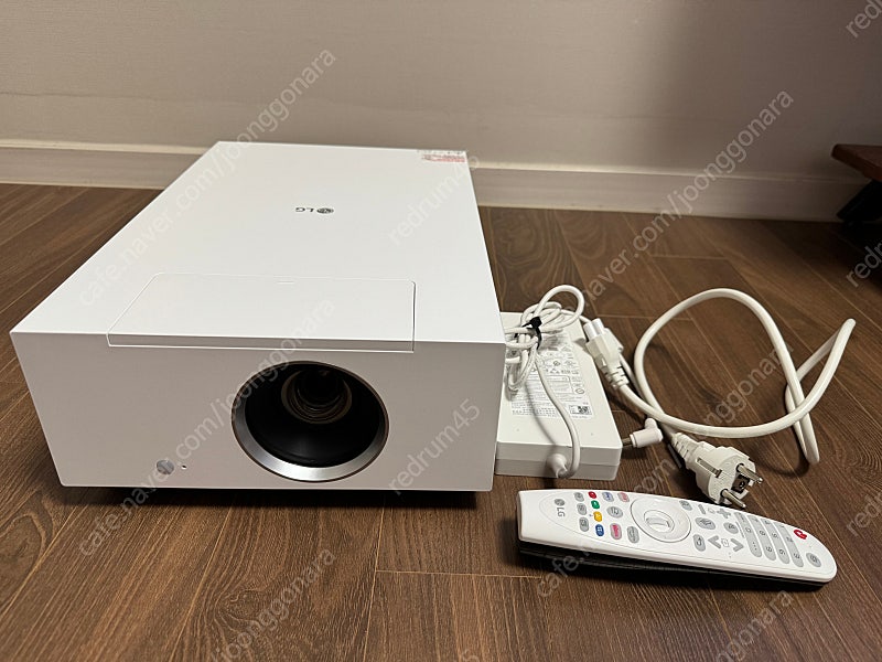 LG 4K 빔프로젝터 HU710PW+100인치 스크린