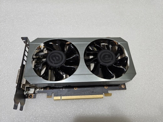 이엠텍 그래픽카드 GTX 960 입니다