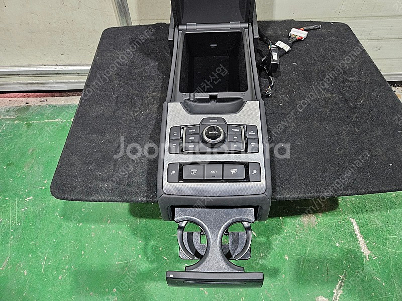 [GW] G80 2열 암레스트 팝니다. 다기능 버튼 옵션 확인. 고정해제 키 작동잘되요. 89903-B1200 PP...--5