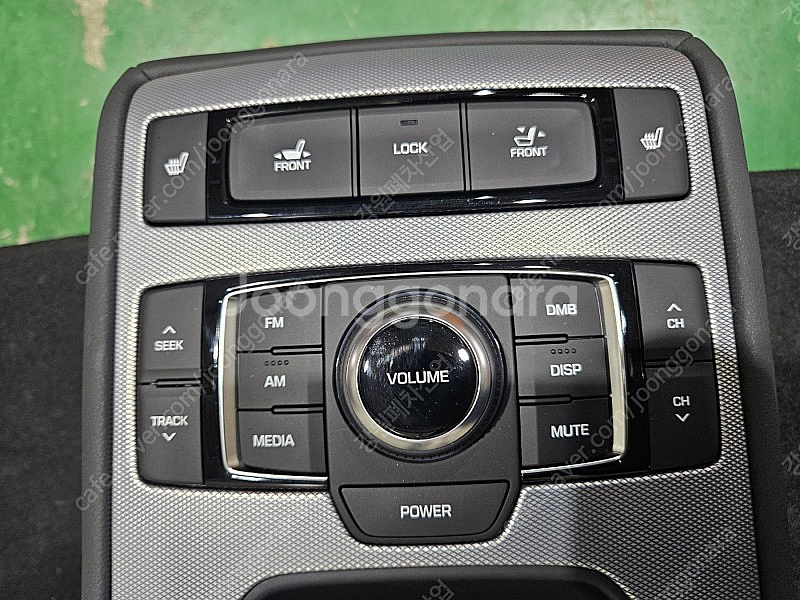 [GW] G80 2열 암레스트 팝니다. 다기능 버튼 옵션 확인. 고정해제 키 작동잘되요. 89903-B1200 PP...--6