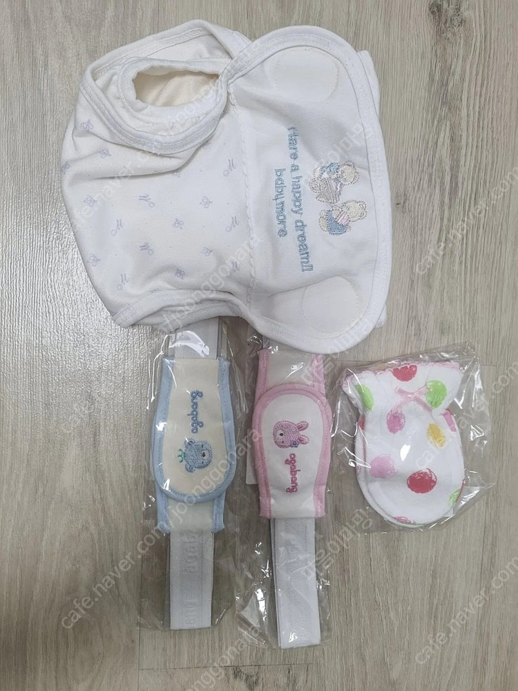 에르고 아기띠 , 머핀 워머 , 에르고 침받이,기저귀밴드 , 기저귀팬티 , 손싸개 일괄 이미지