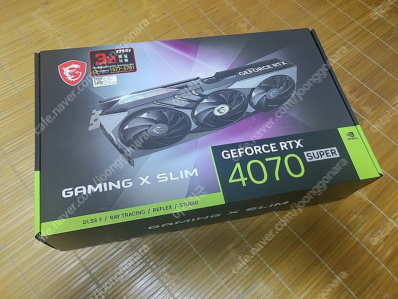 지포스 RTX 4070 SUPER 슬림 D6X 12GB 트라이프로져3 (미개봉)