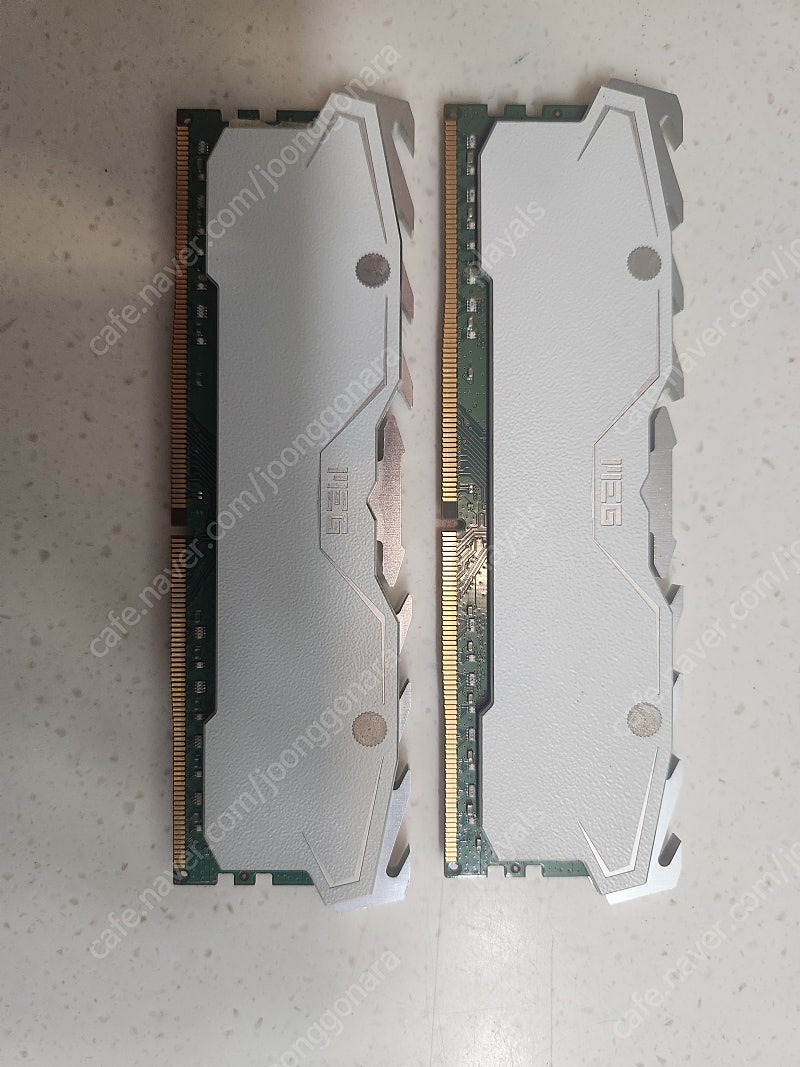 삼성램 ddr4 pc4-17000 (8g x 2개) + MEG T3 방열판