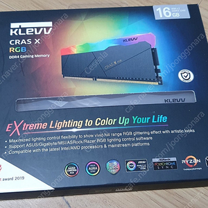 클레브 CARS RGB DDR4 16GB 패키지 팝니다