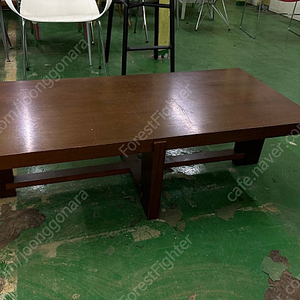 Cassina Parto 테이블
