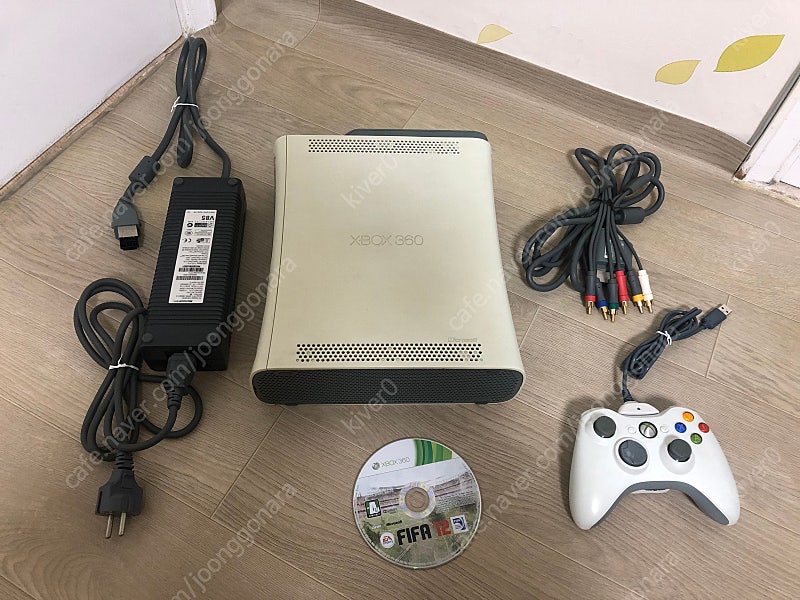 초기 XBOX 360 + 피파12 (3만)