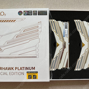OLOy DDR4-3200 CL14 WarHawk PLATINUM SE RGB White 패키지