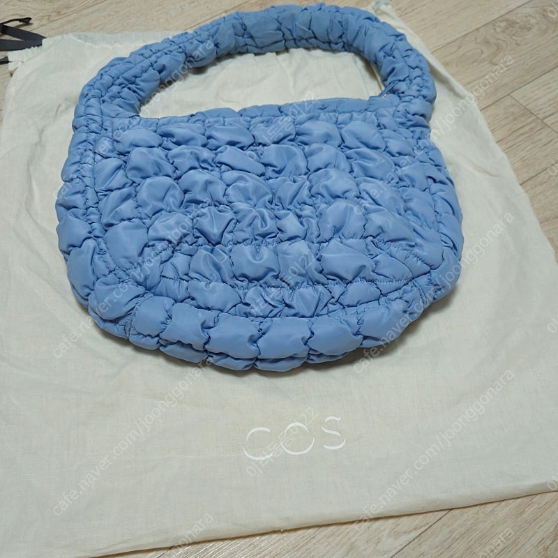 코스 COS 퀼티드 미니백 구름빵 구름백 소라 라이트블루
