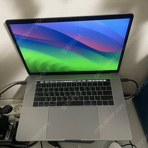 2018 맥북프로 15인치 i9 32gb ssd 4tb 모델 판매합니다.