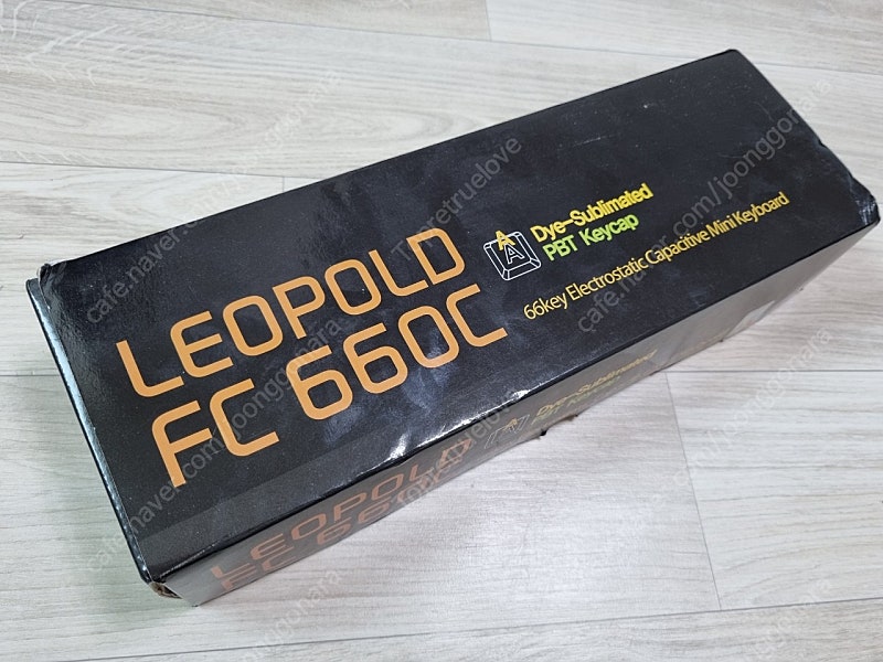 레오폴드 fc660c 화이트 토프레 무접점키보드 판매합니다.
