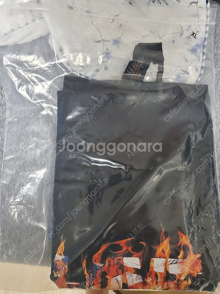 [XL] 브이론 2019 미국독립기념일 불타는 러브 티--1
