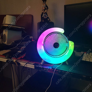 미사용 탁상용선풍기 무선 c타입충전 RGB LED 인테리어조명 으로 사용가능 5천원 팝니다