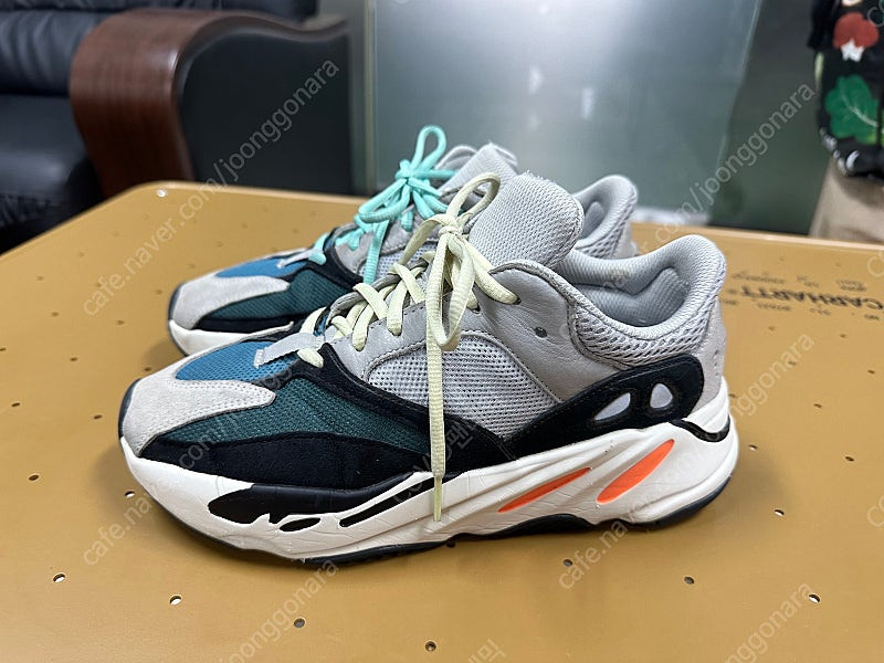 아디다스 이지700웨이브러너265 이미지