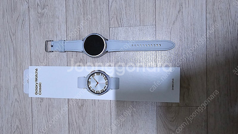 갤럭시워치6 클래식 47mm 실버색상 상태 A급 26만--0