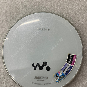 SONY 휴대용 CD 플레이어 D-NE730 판매합니다.