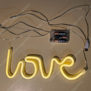 LOVE 인테리어 조명 웜 화이트 (USB 또는 건전지 가능)