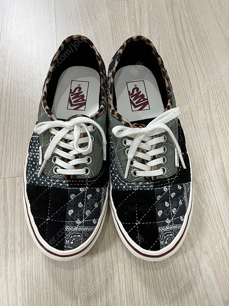 반스 vans 패치워크 어센틱 250사이즈 팝니다