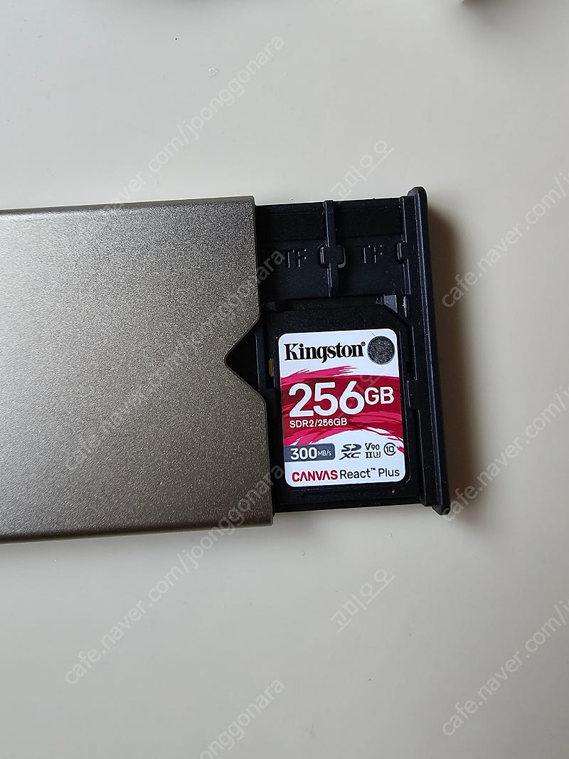 킹스톤 UHS-II V90 256GB SD카드 + 스몰리그 케이스