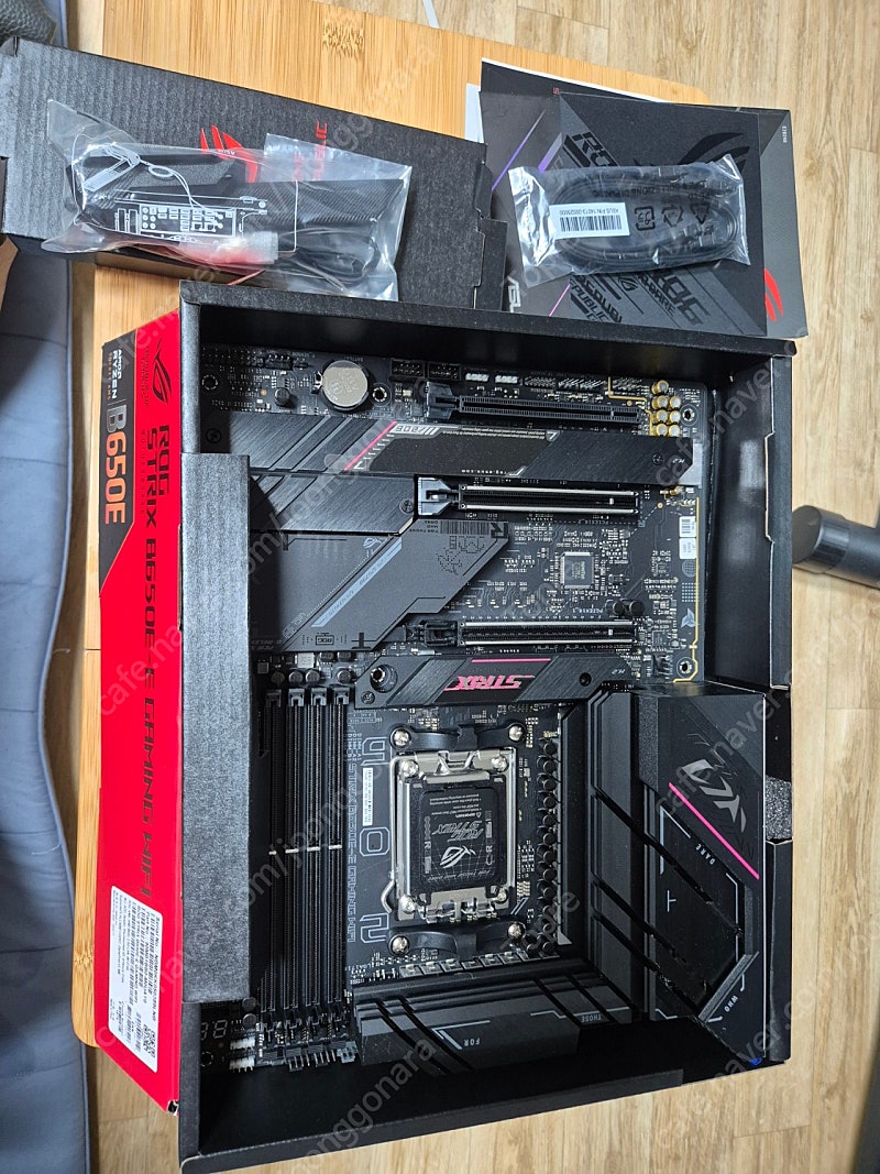 Asus B650E-E 메인보드 판매합니다.