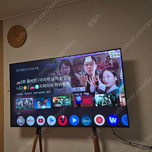 65인치 삼성UHD 4K QM65R 디지털사이니지 2019년 7윌생산 및 edgewall TV거치대