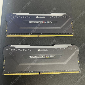 커세어 벤젠스 ddr4 3600 16g 판매합니다.