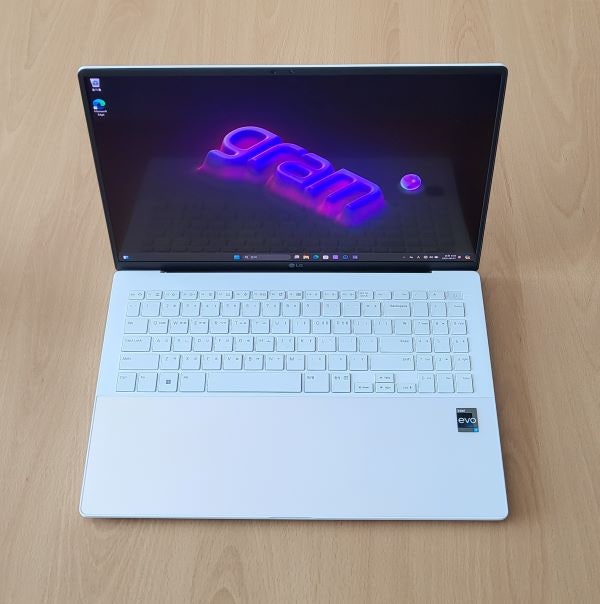 LG전자 그램 스타일16 16Z90RS-GA70K 노트북판매합니다