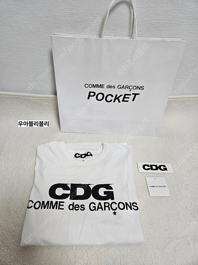 (꼼데가르송 쇼핑백️) CDG 로고 반팔티 화이트 S🤍