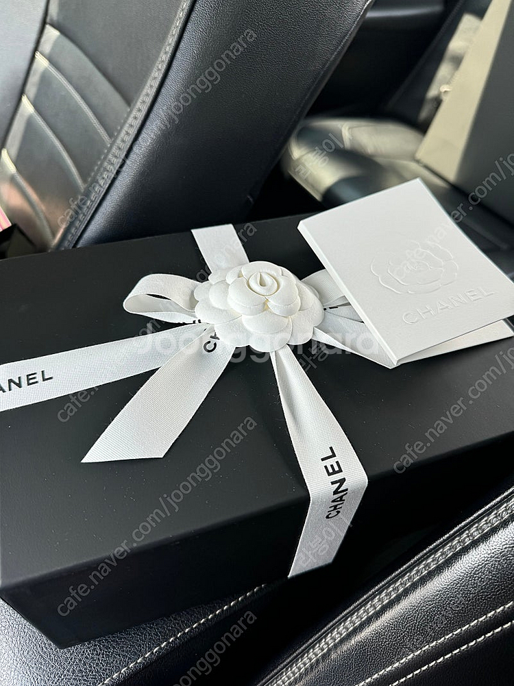 샤넬 탑핸들 직사각 안쪽에 거울달린 베니티 새상품 팔아...--2