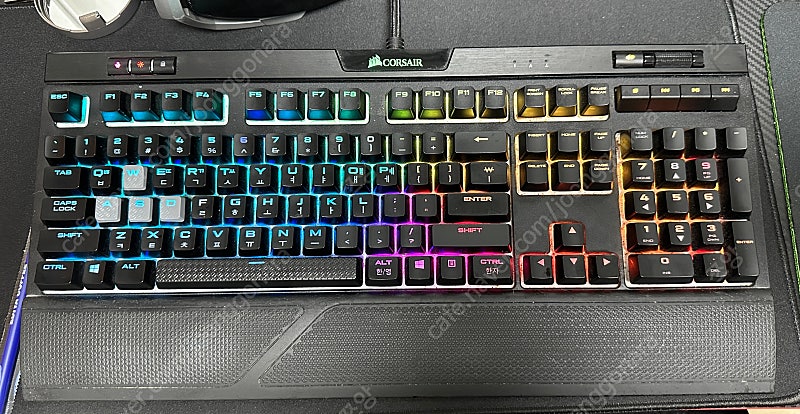 커세어 K70 RGB MK2 (저소음 적축) 판매합니다.