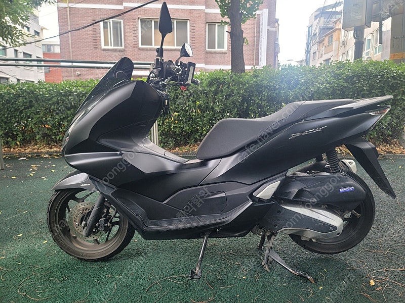 22년식 PCX ABS 무광블랙 47,988km 팝니다.