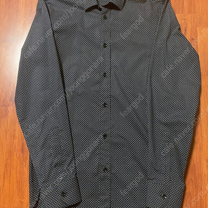 생로랑 블랙 기본 셔츠 95