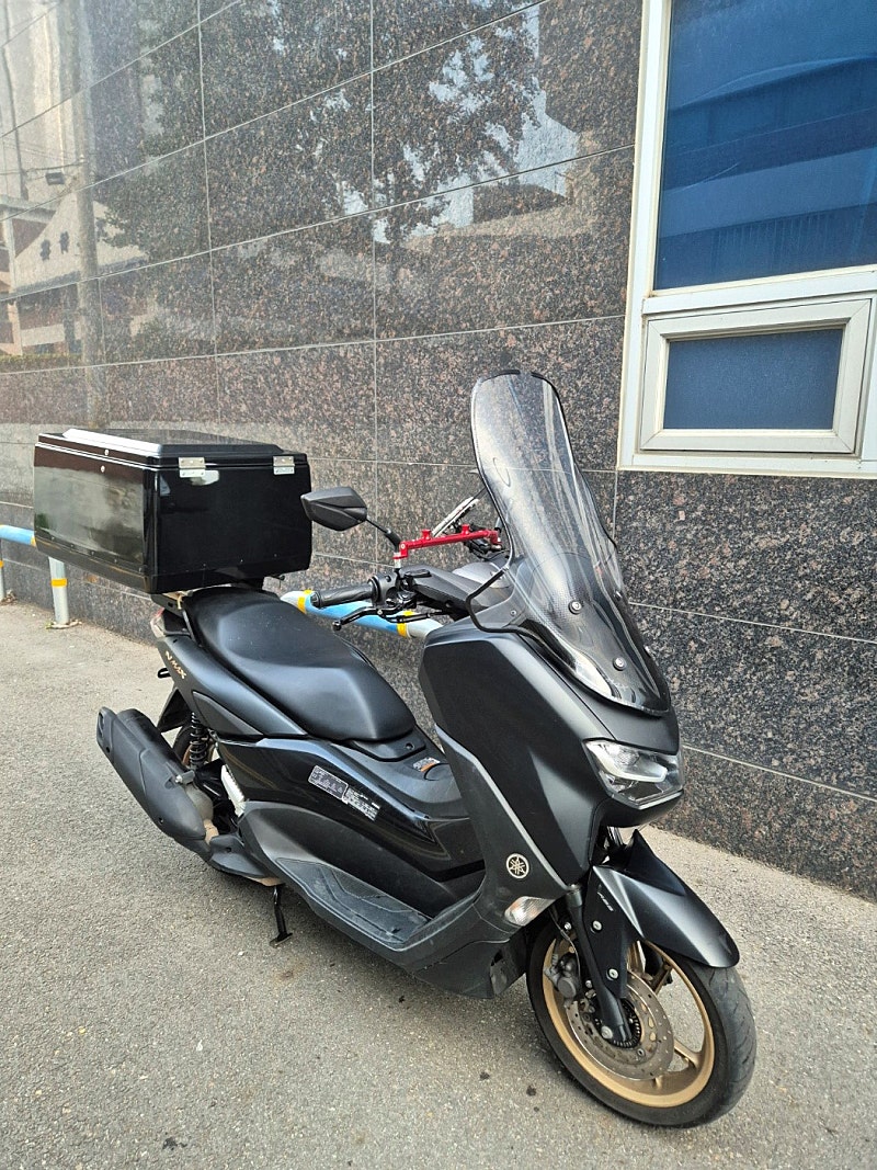 2023년식 2만키로 엔맥스 nmax 125 판매합니다.​