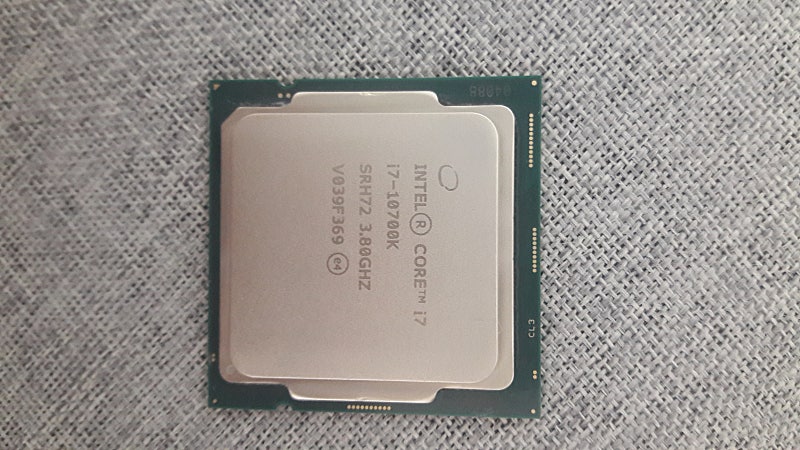 인텔 i7 10700k 팝니다