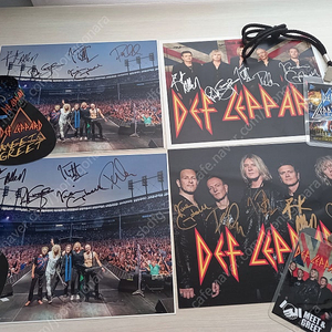 (가격인하)영국 락밴드, 데프 레퍼드(Def Leppard) 친필 사인(싸인) 4장, 콘서트 팬미팅(Meet & Greet) 참석자 목걸이