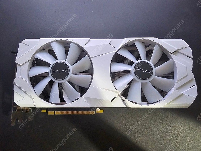 갤럭시 RTX 2070 SUPER EX 화이트 8G 그래픽카드 팝니다 최대2장