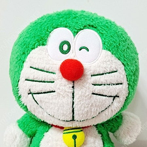 유니클로 도라에몽 인형