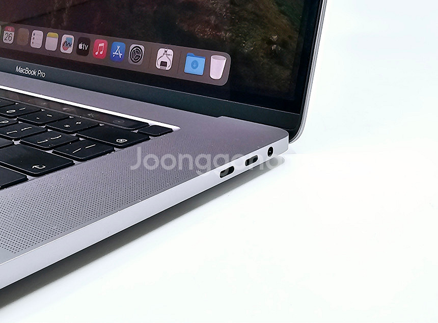 2019 맥북프로 16인치 i9/32GB/2TB 풀 C...--2