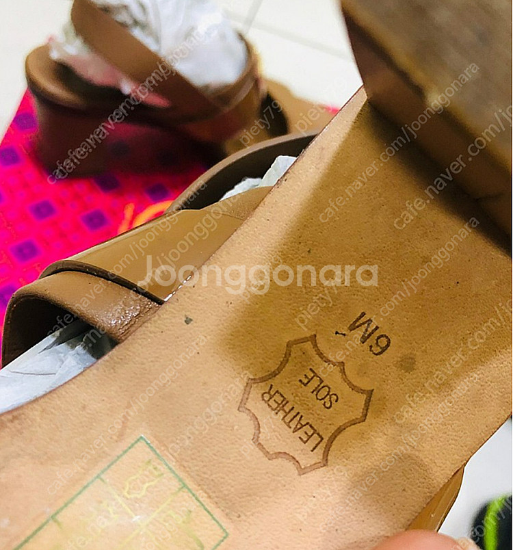 토리버치 탄 샌들 6(230)--2