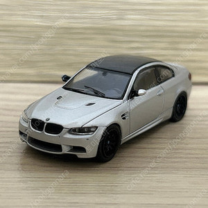 파인모델 1:64 BMW M3 E92 다이캐스트 자동차 모형 판매합니다.