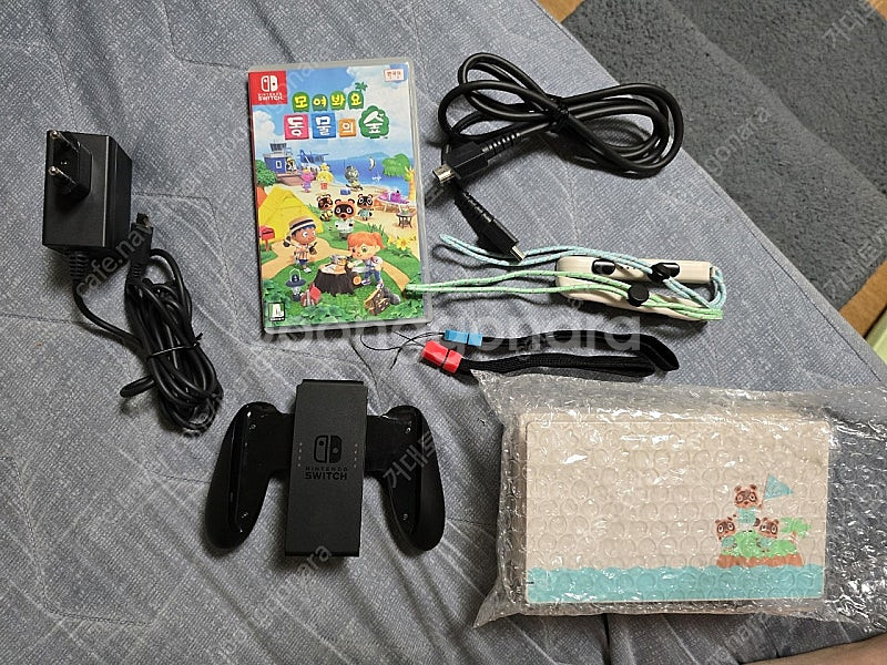 닌텐도 스위치 동물의 숲 에디션 + 동물의 숲 칩 팔아요--2