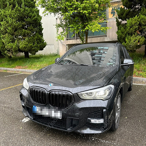 BMW X1 22년식 블랙 유광 그릴