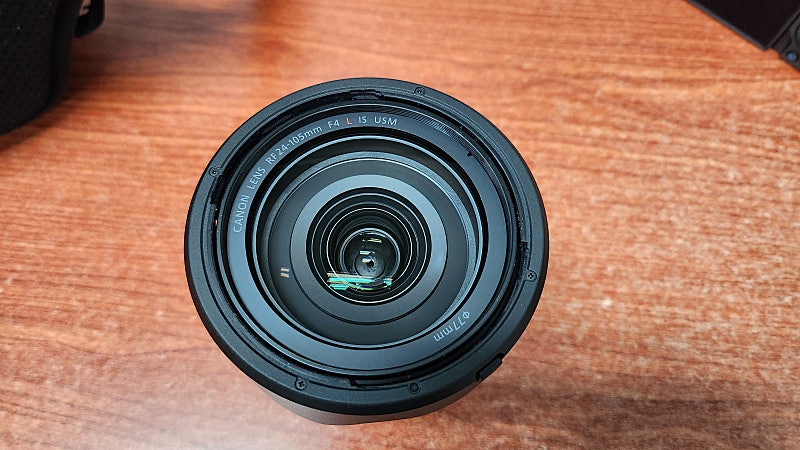 캐논 RF 24-105mm F4 L 렌즈 팝니다. 24105 24-105 F4L (24년 4월 14일 구매)