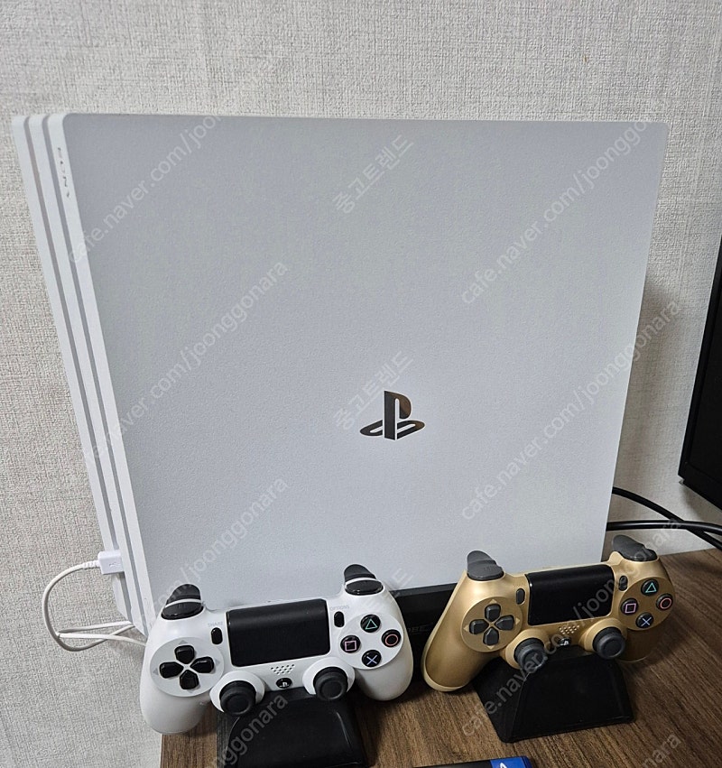 ps4 프로 1테라 화이트