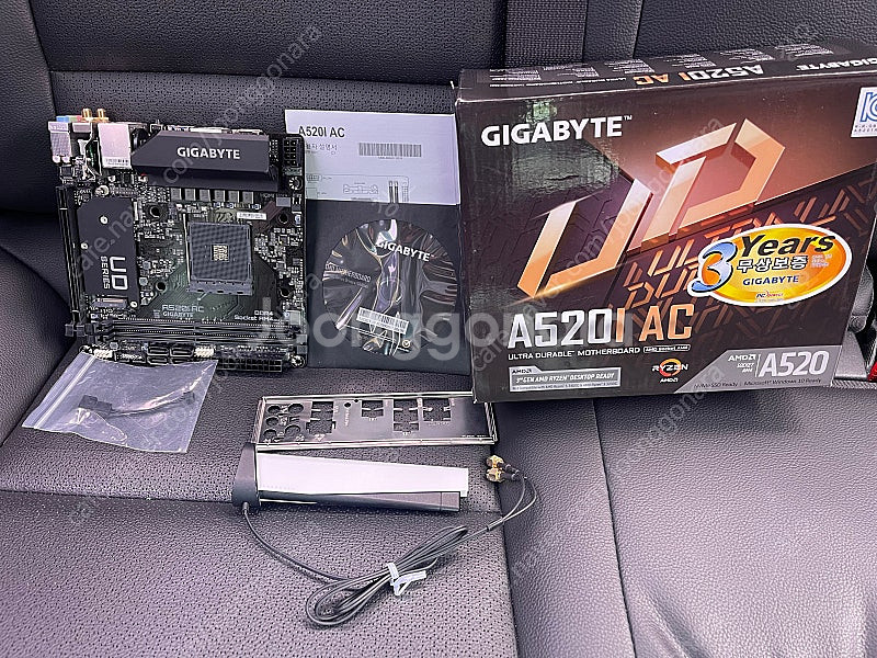 기가바이트 A520i AC--1