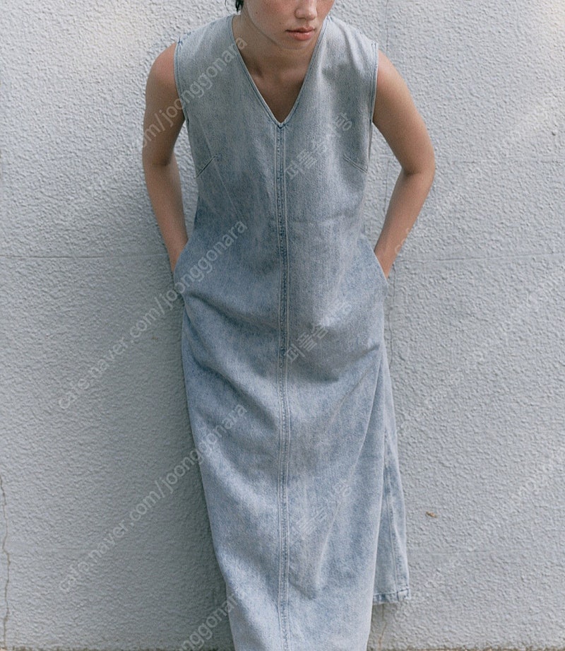 (미착용 새제품!!!)한섬 타임 워시드 슬리브리스 데님 드레스